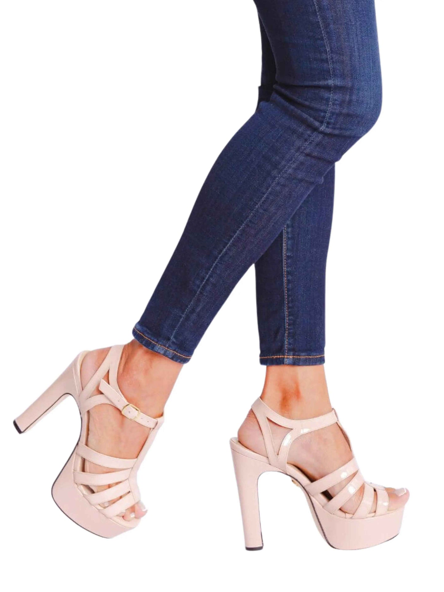 Sandalia de plataforma Romi - Escorpio Boutique