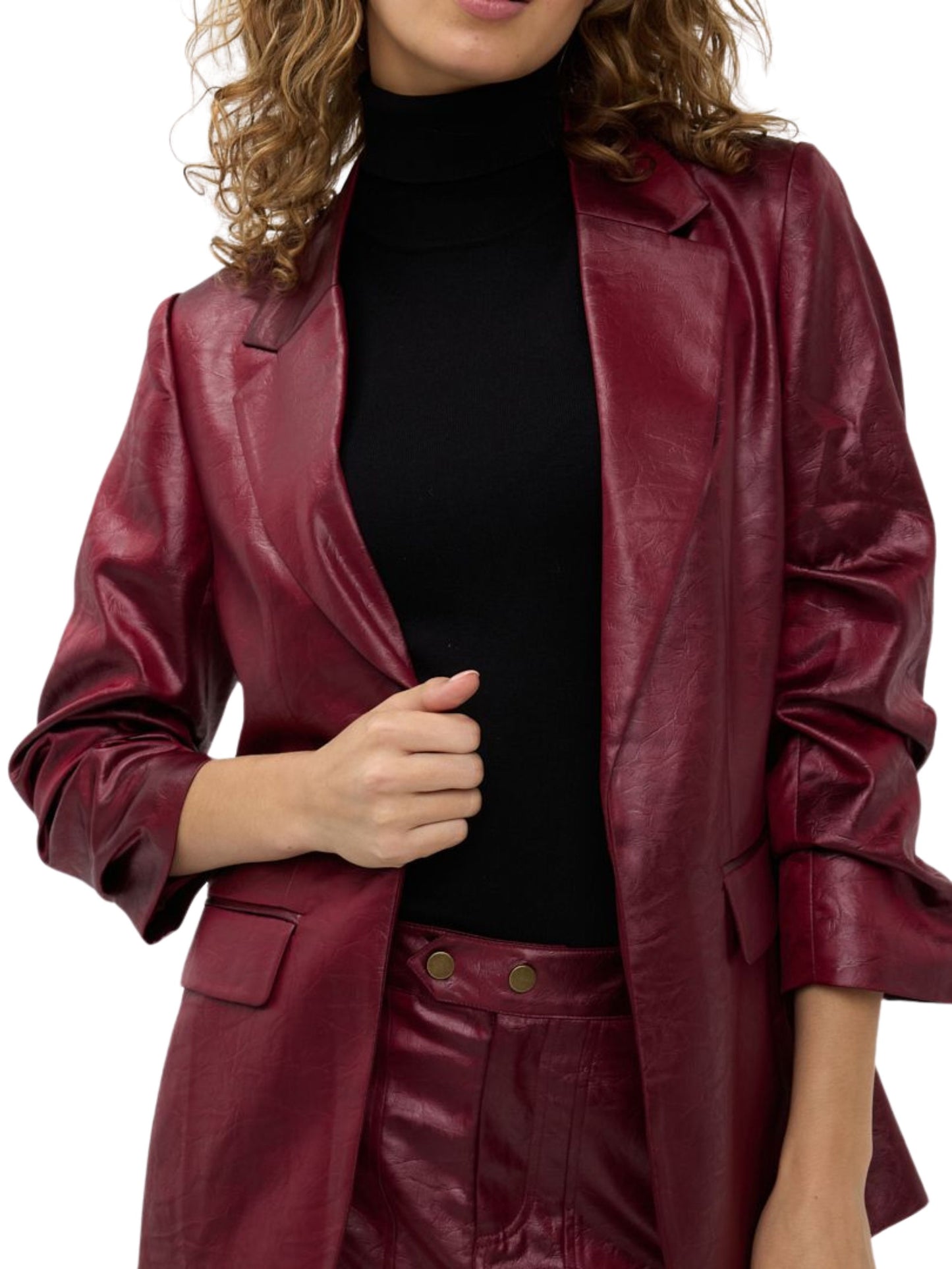 Blazer metálico de piel vegana efecto arrugado