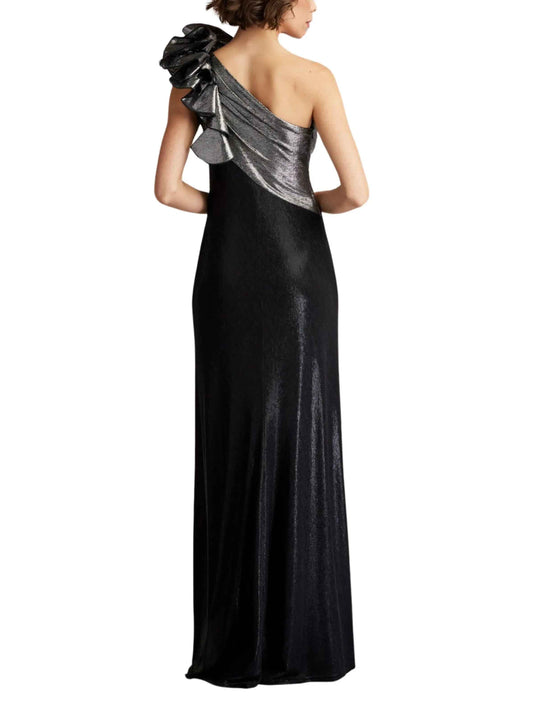 Vestido largo de un hombro con flor 3D - Escorpio Boutique