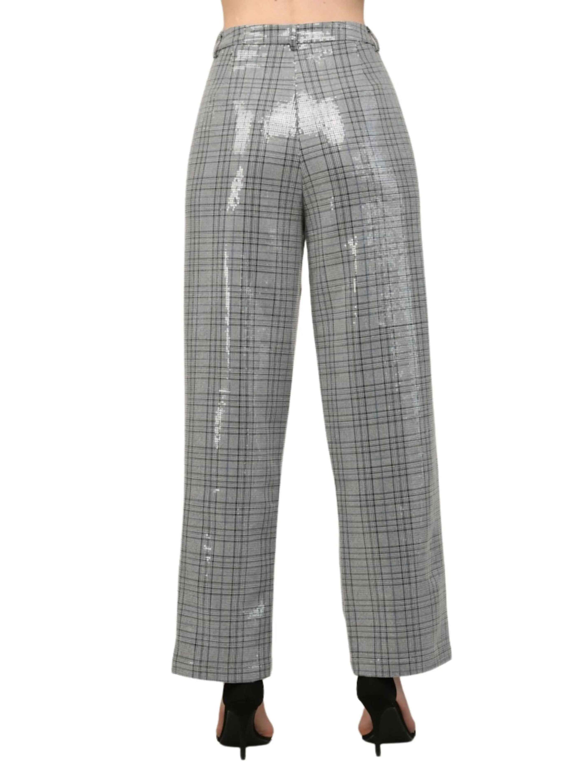 Conjunto de chaleco y pantalón en tartán con lentejuela traslúcida. - Escorpio Boutique