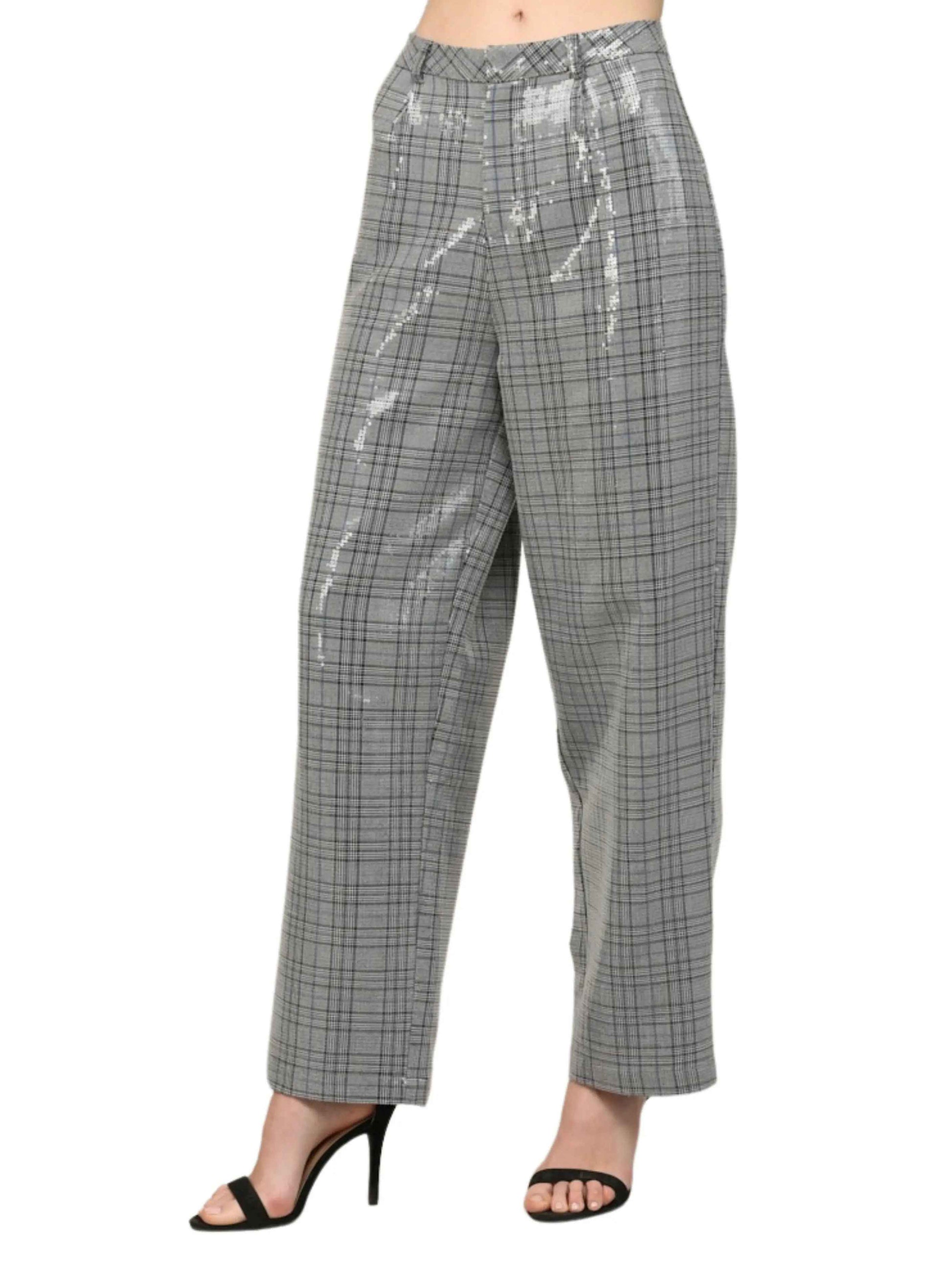 Conjunto de chaleco y pantalón en tartán con lentejuela traslúcida. - Escorpio Boutique