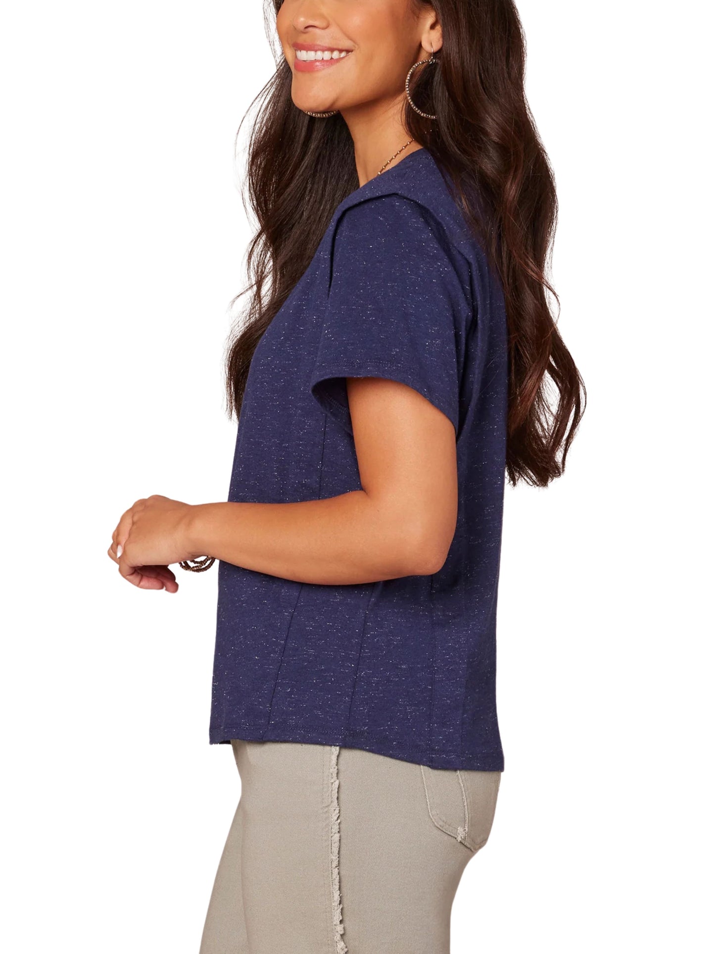 Blusa en jersey metálico de manga corta.