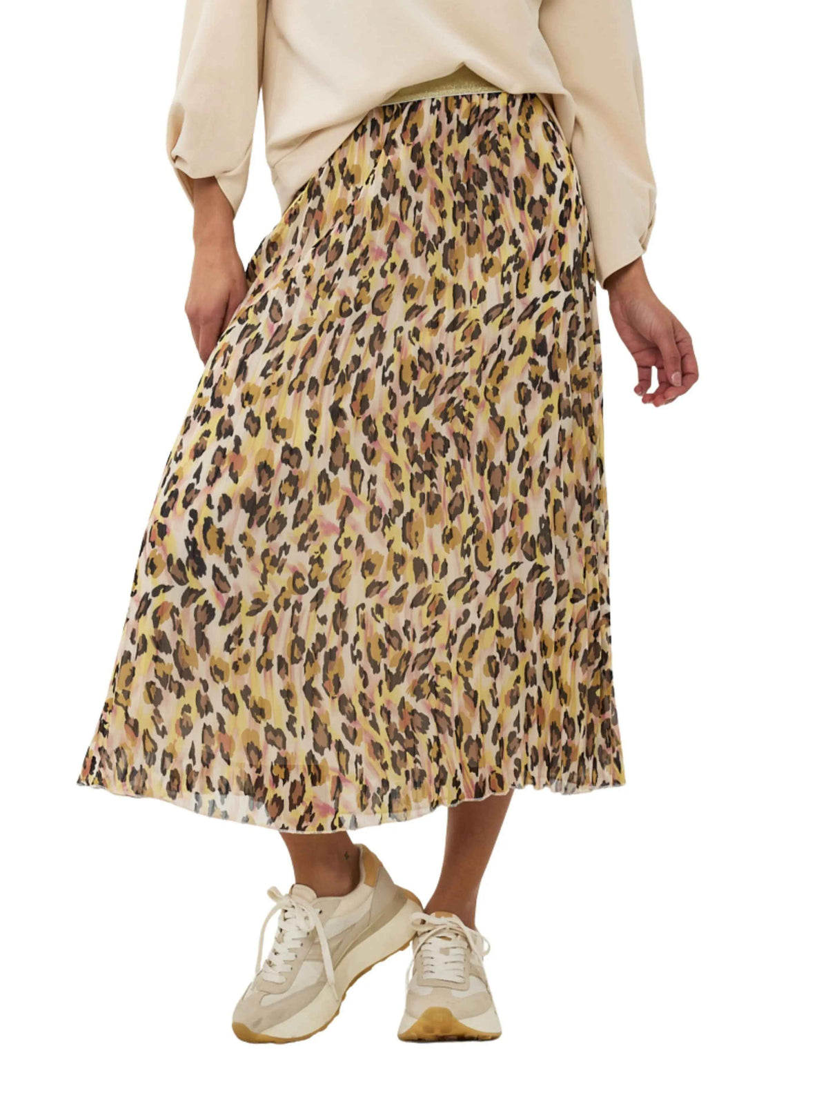 Falda midi de mujer con estampado animal print en tonos beige y marrón, estilo casual elegante