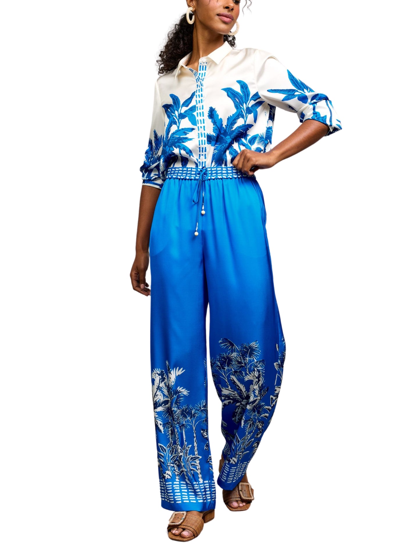 Set de Manga larga con pantalón de pierna amplia.