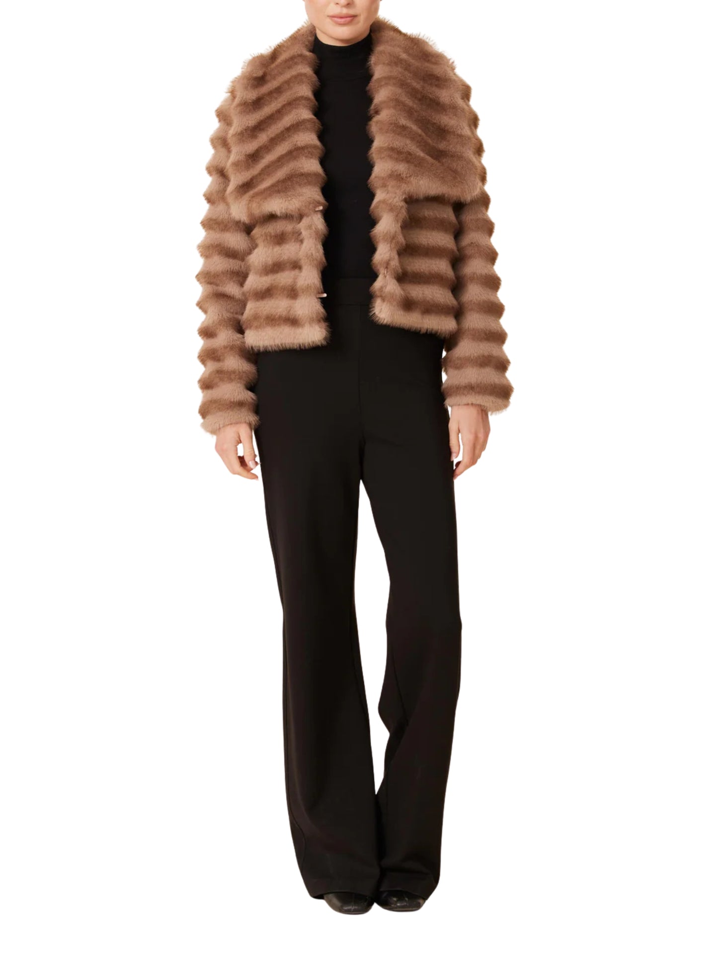 Escorpio Boutique - Abrigo Corto Efecto Chinchilla