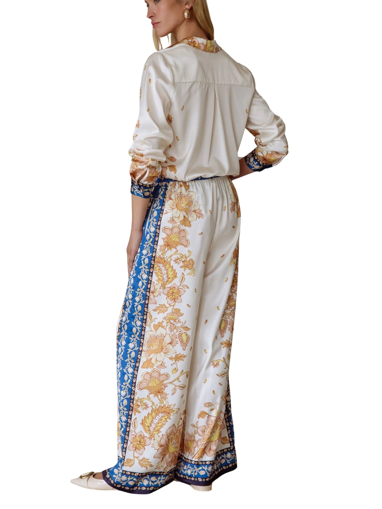 Set Satín Floral: Blusa Manga Larga + Pantalón Pierna Amplia - Escorpio Boutique