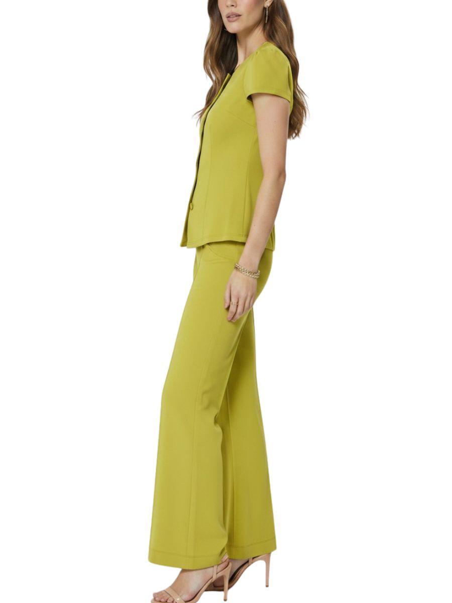 Vista lateral de set saco pantalón ponte en tejido ponte