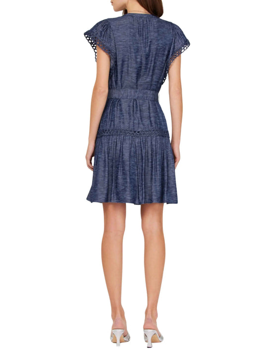 Vestido corto cuello abierto - Escorpio Boutique