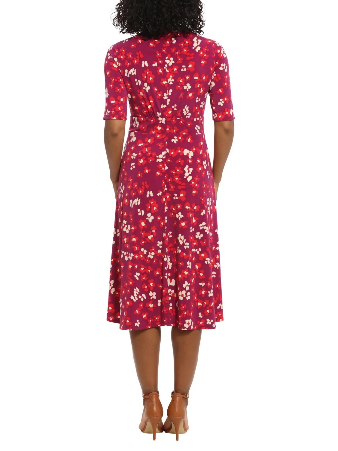 Vestido corto con manga 3/4