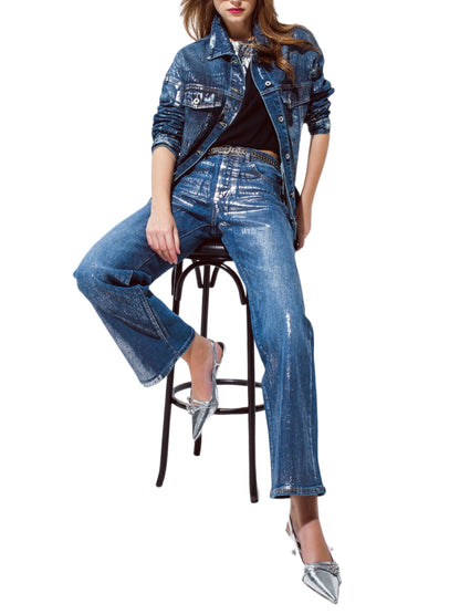 Jeans rectos en denim metálico.