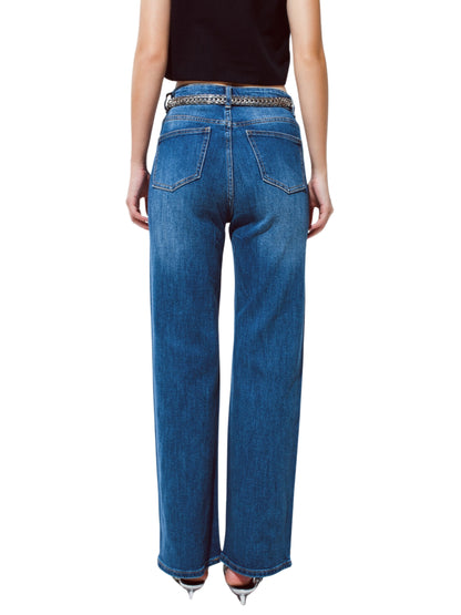 Jeans rectos en denim metálico.