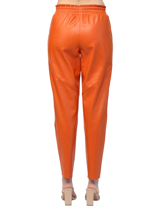 Pantalón jogger en piel vegana