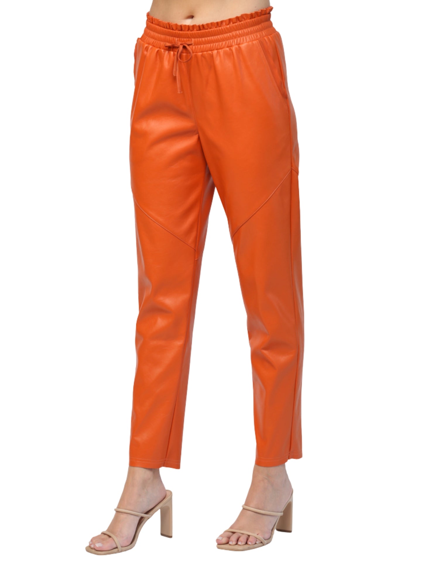 Pantalón jogger en piel vegana