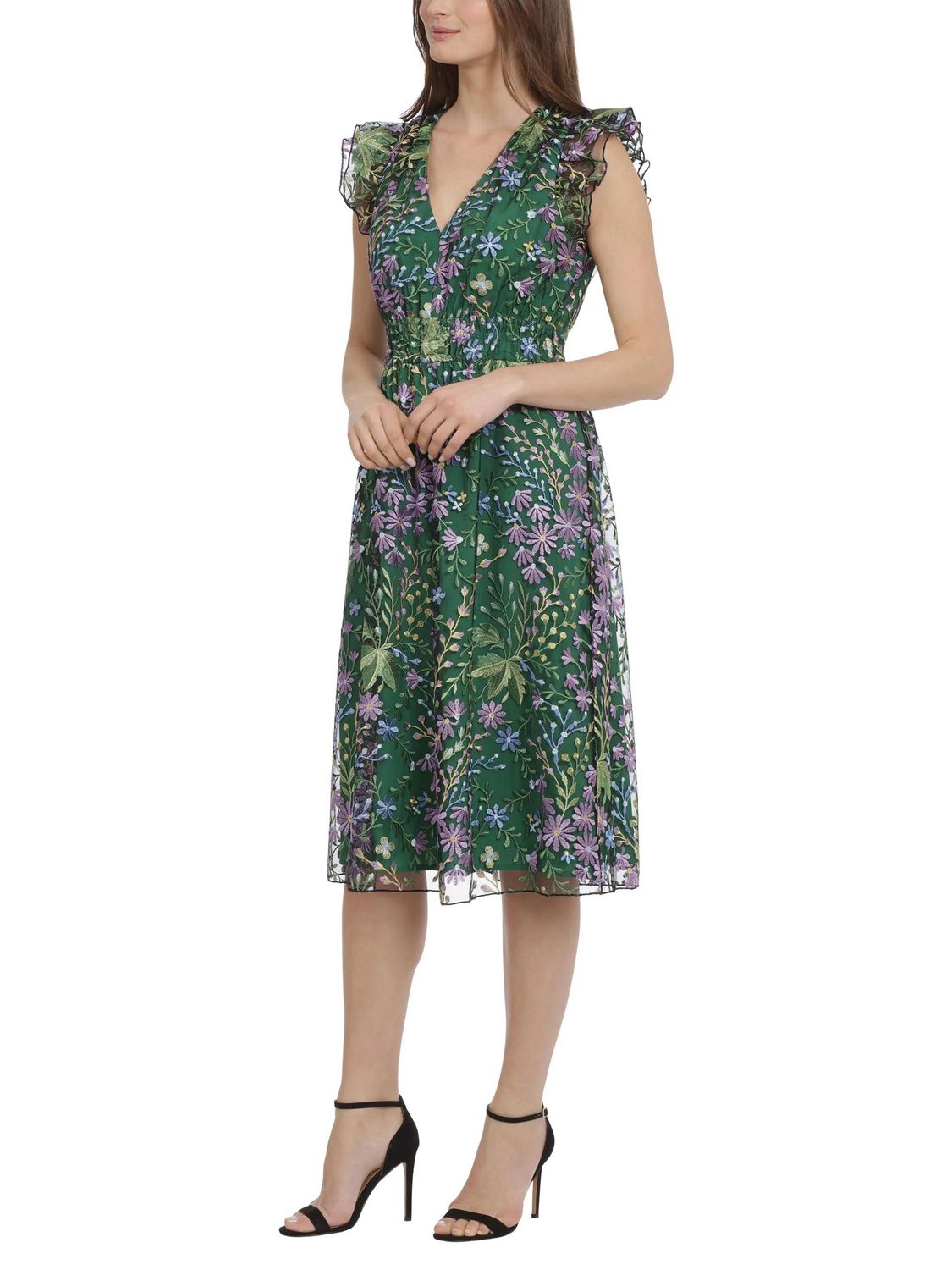 Vestido corto de manga corta con flores bordadas.