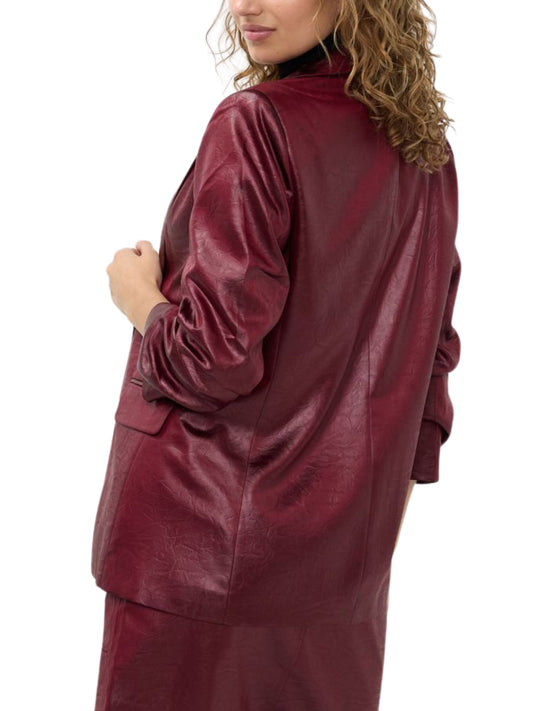 Blazer metálico de piel vegana efecto arrugado