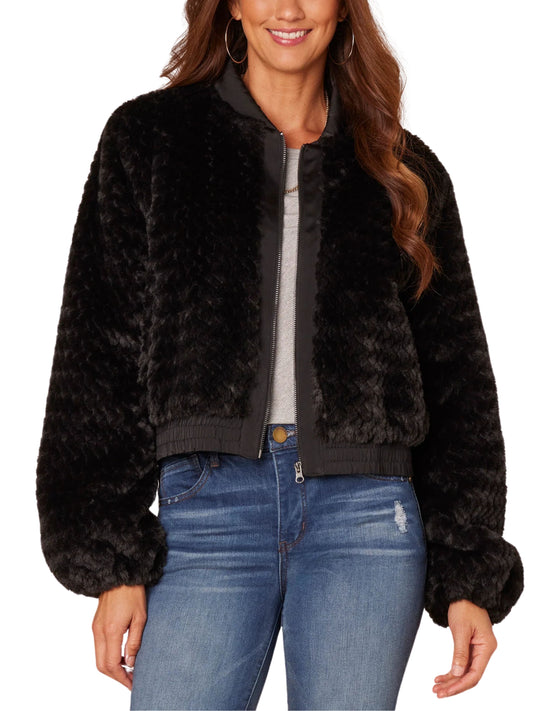 Chaqueta corta en piel vegana.