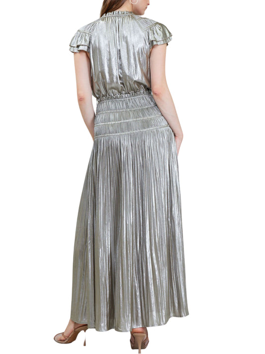 Maxi Vestido metálico de falda plisada.