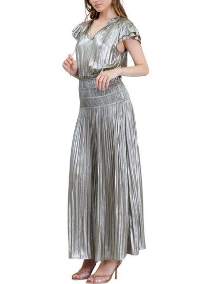 Maxi Vestido metálico de falda plisada.