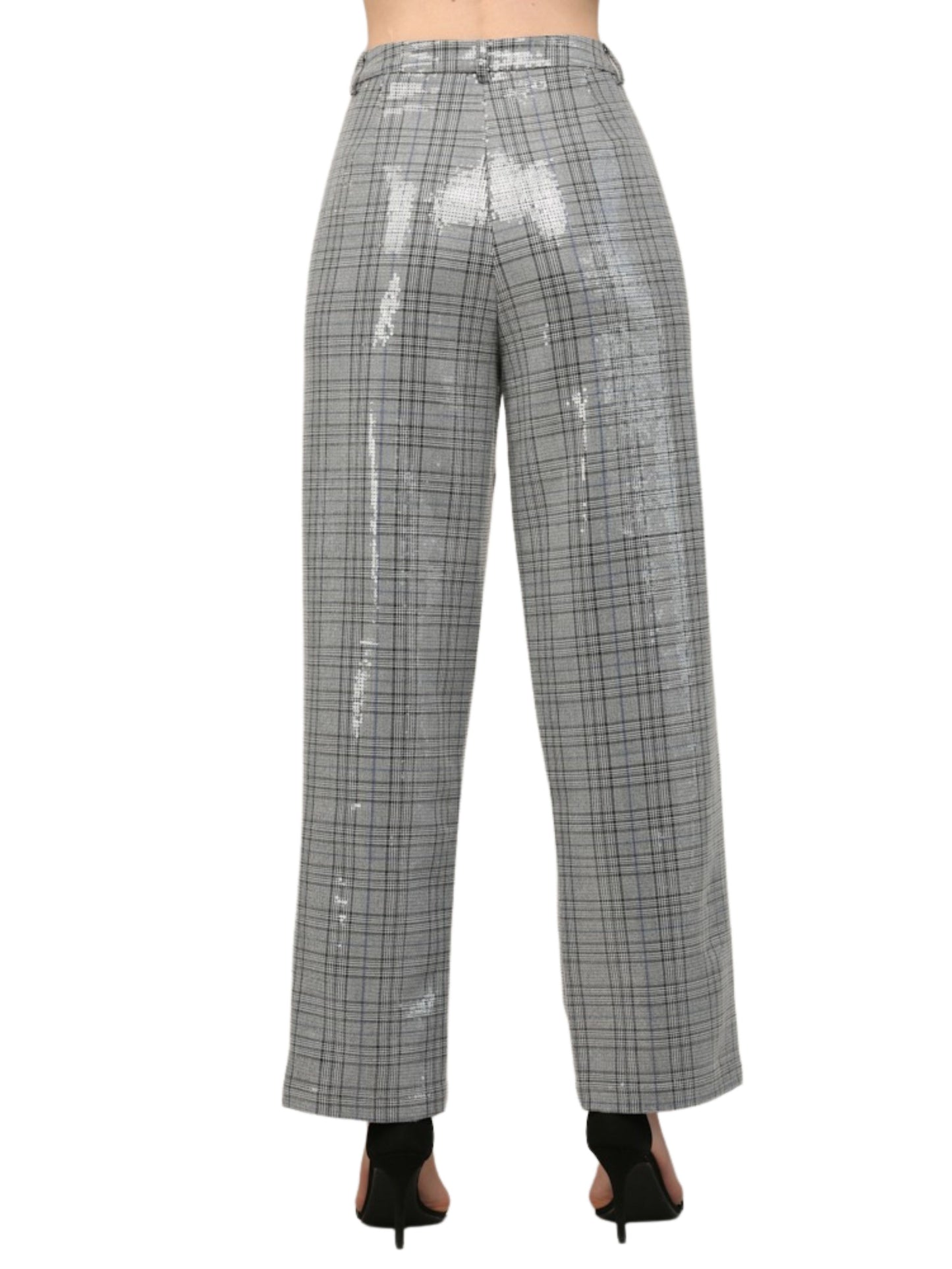 Conjunto de chaleco y pantalón en tartán con lentejuela traslúcida.