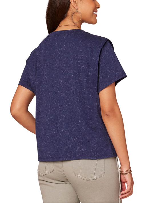 Blusa en jersey metálico de manga corta.