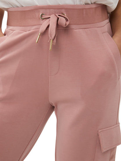 Pantalón tipo cargo en modal