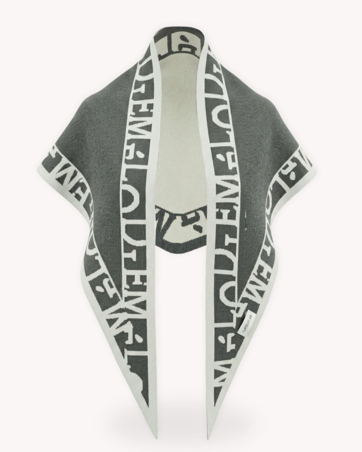 Chal reversible bicolor de punto vista de producto en gris con bordes crudos