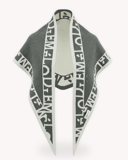 Chal reversible bicolor de punto vista de producto en gris con bordes crudos
