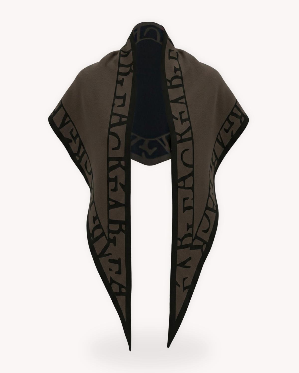 Chal reversible bicolor de punto vista de producto en taupe con bordes negros
