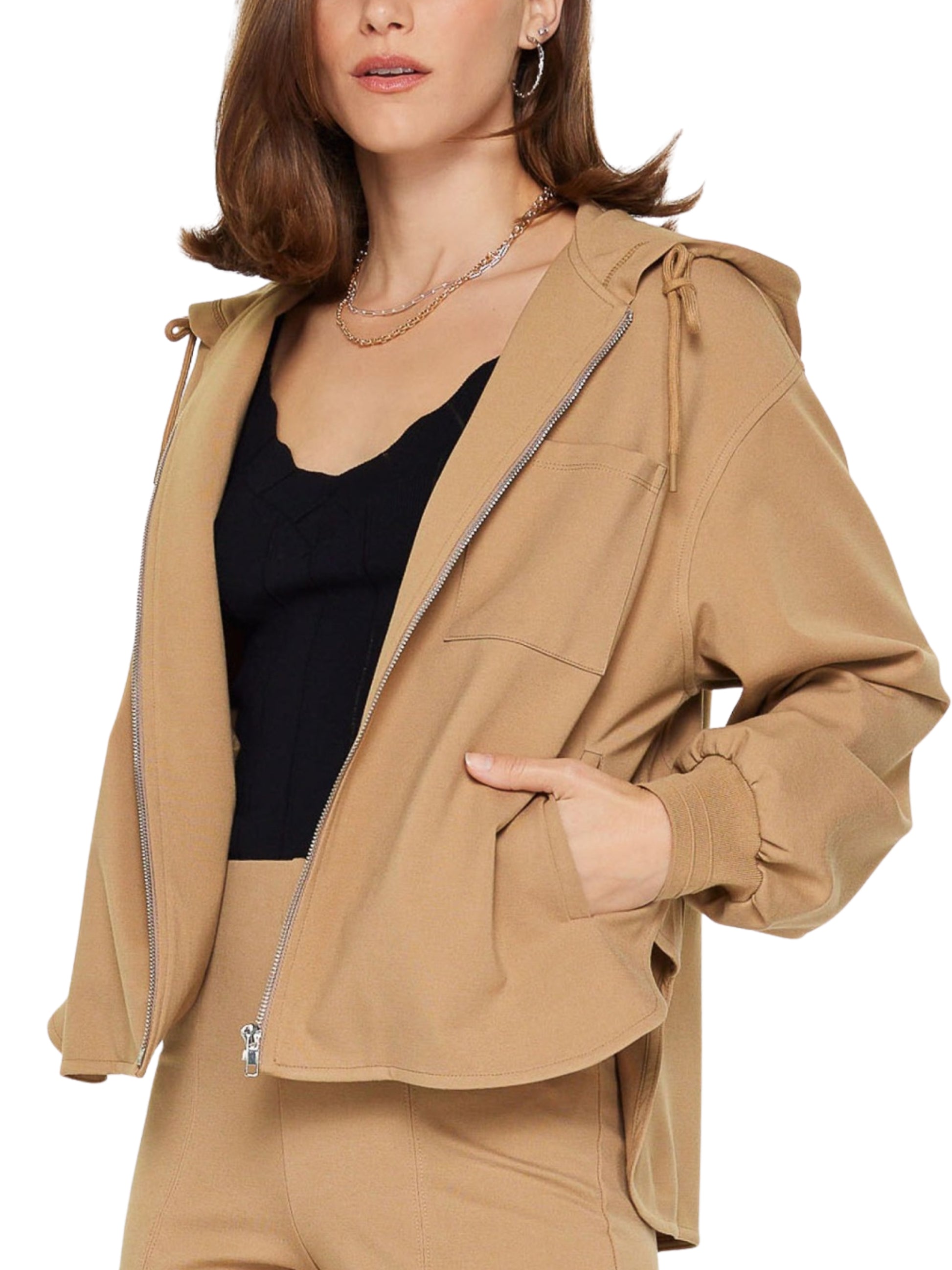 conjunto casual chamarra pantalón
Modal
