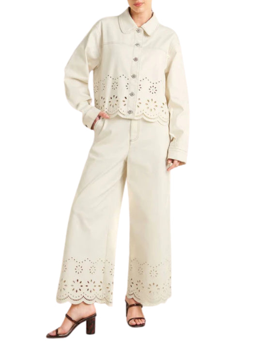 Escorpio Boutique- Conjunto de Mezcilla con Ojillos