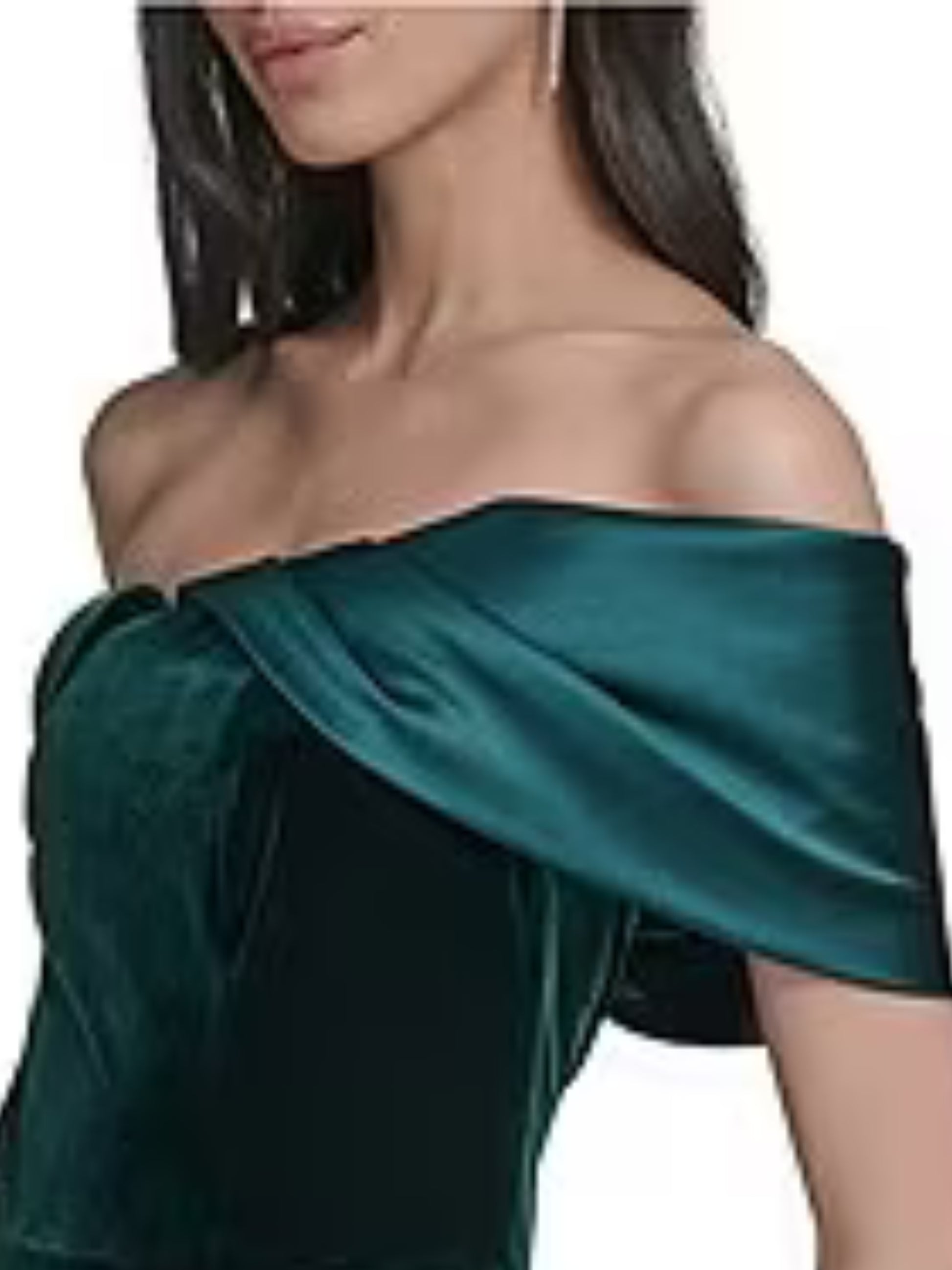 Vestido Largo en Terciopelo con Hombros Descubiertos - Escorpio Boutique