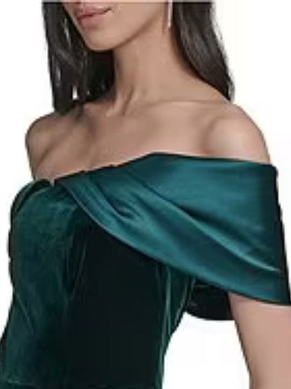 Vestido Largo en Terciopelo con Hombros Descubiertos - Escorpio Boutique