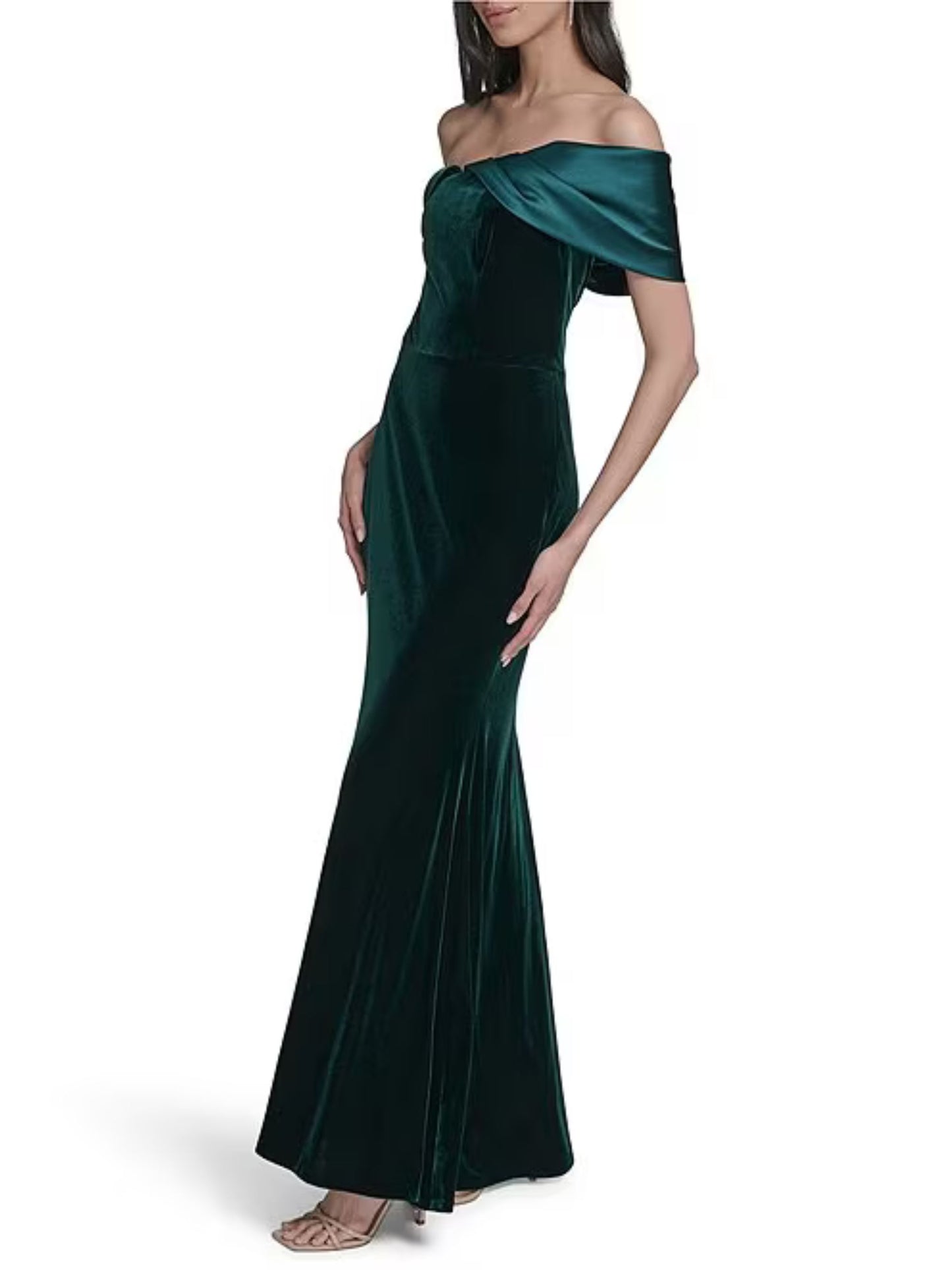 Vestido Largo en Terciopelo con Hombros Descubiertos - Escorpio Boutique