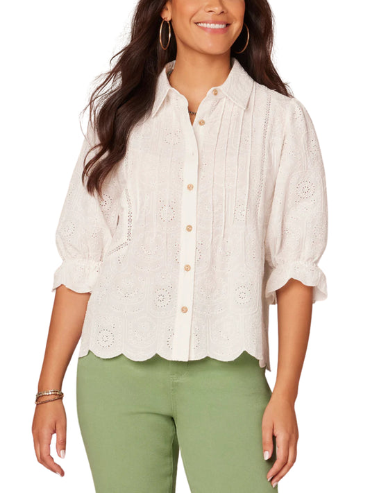 Blusa de ojillos con manga 3/4