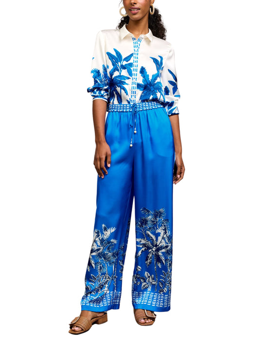 Set de Manga larga con pantalón de pierna amplia.