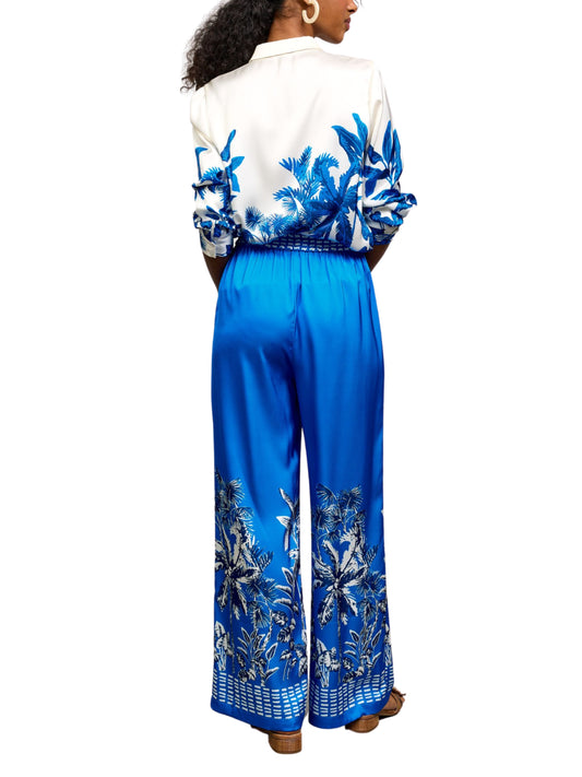 Set de Manga larga con pantalón de pierna amplia.