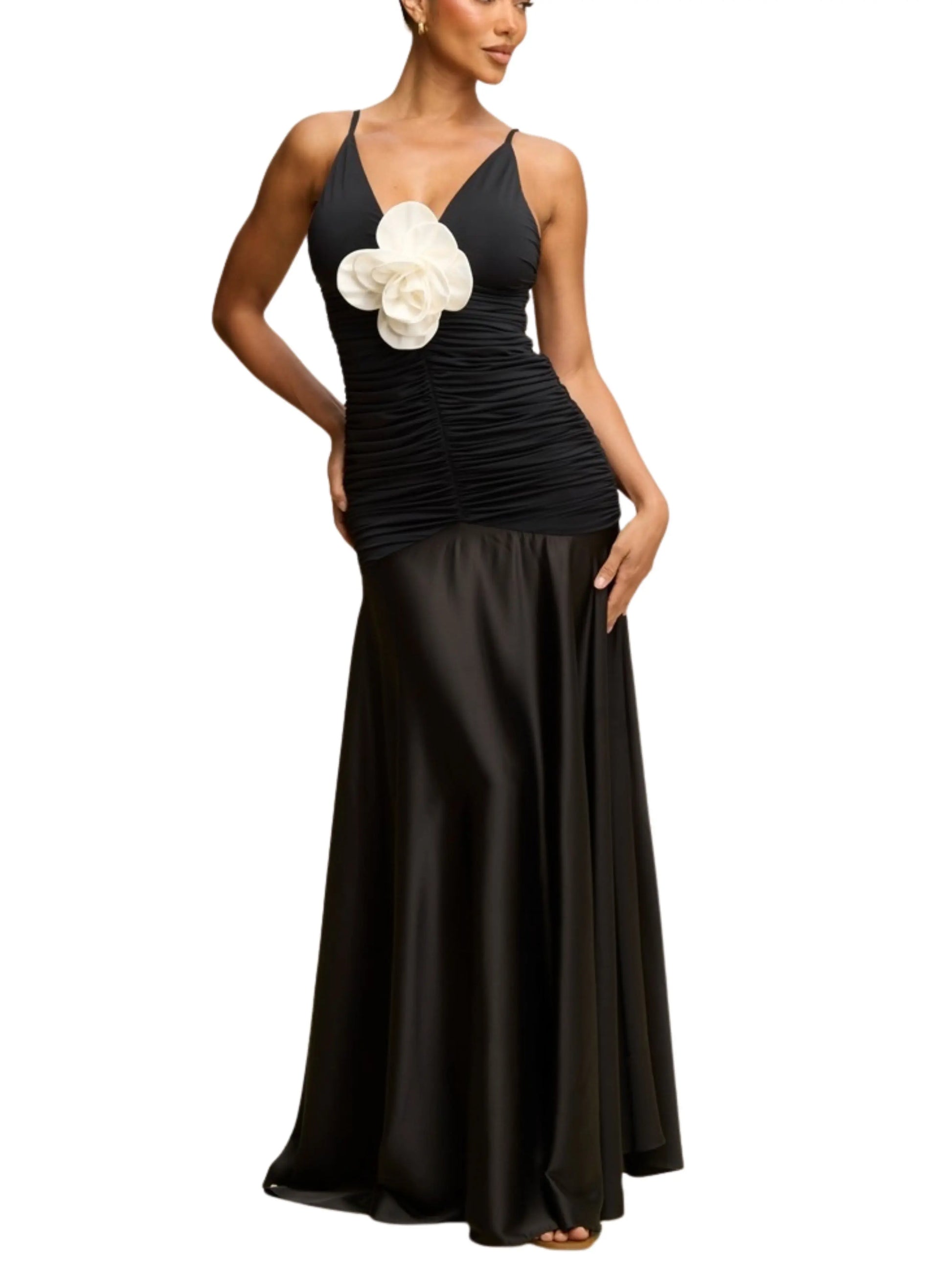 Vestido Largo Satinado con Flor 3D y Escote en V - Escorpio Boutique