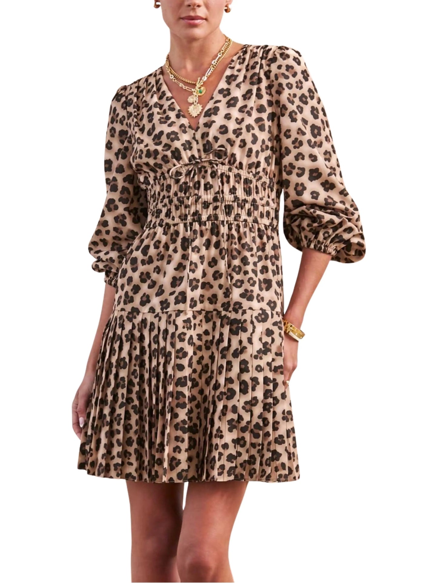 vestido corto con animal print con manga 3/4 
