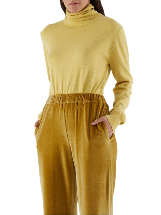 Sweater de punto con cuello alto. - Escorpio Boutique