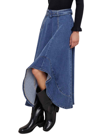 Falda de mezclilla asimétrica