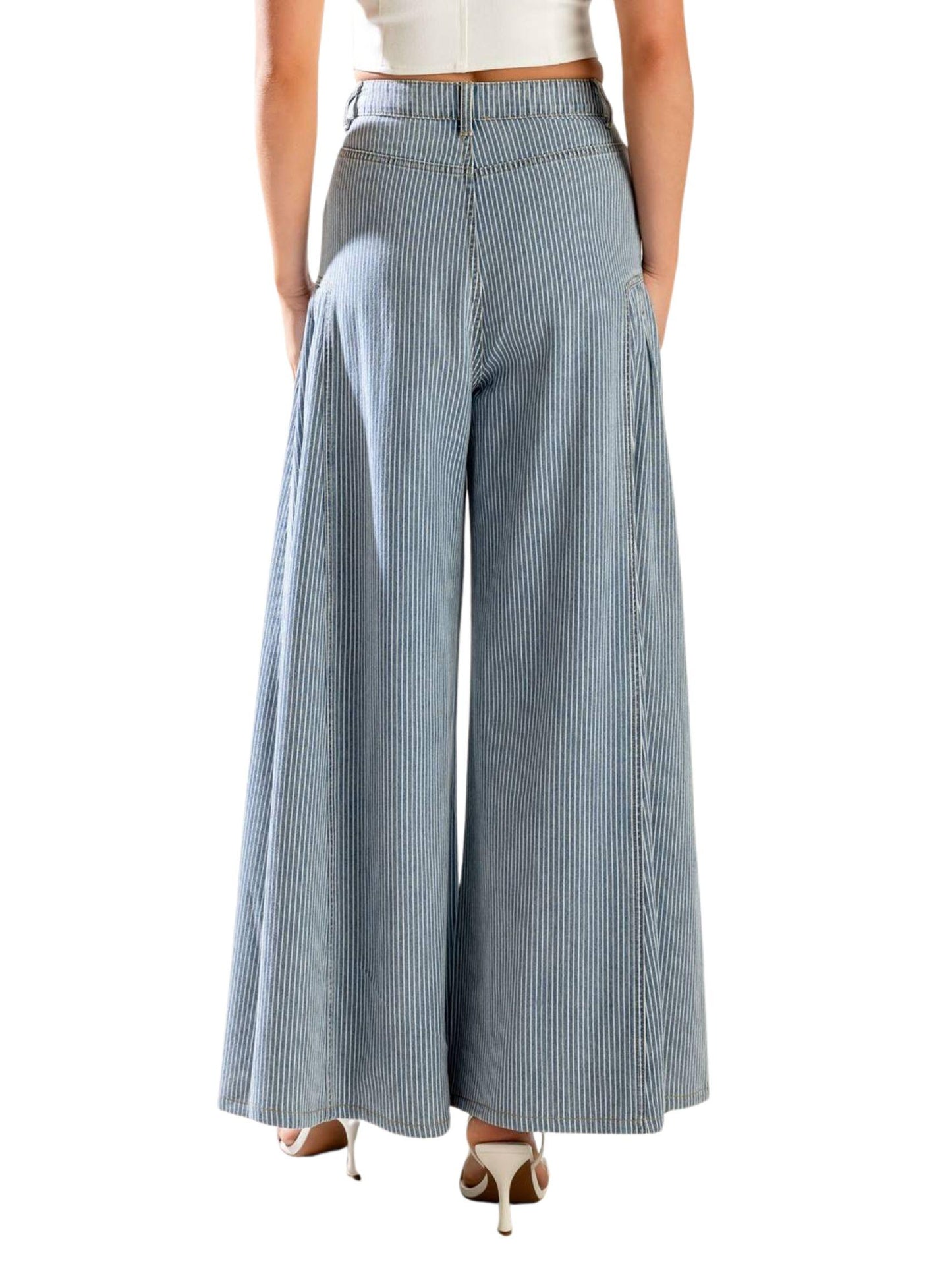 Vista trasera de jeans palazzo rayas denim