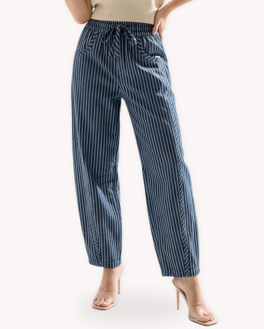 Pantalón raya diplomática con jareta detalle frontal de cintura ajustable y bolsillos