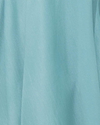Vestido largo halter de gasa detalle de tejido azul ligero y translúcido