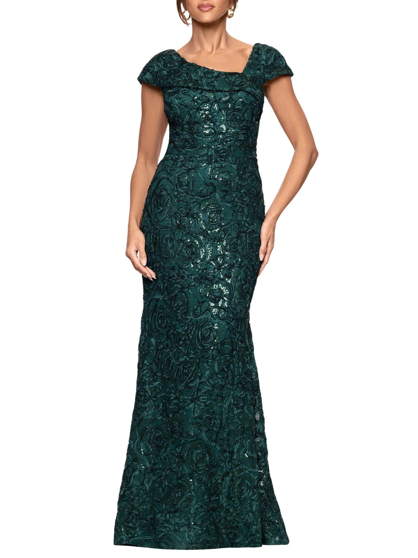 vestido largo verde de cuello asimetrico manga corta