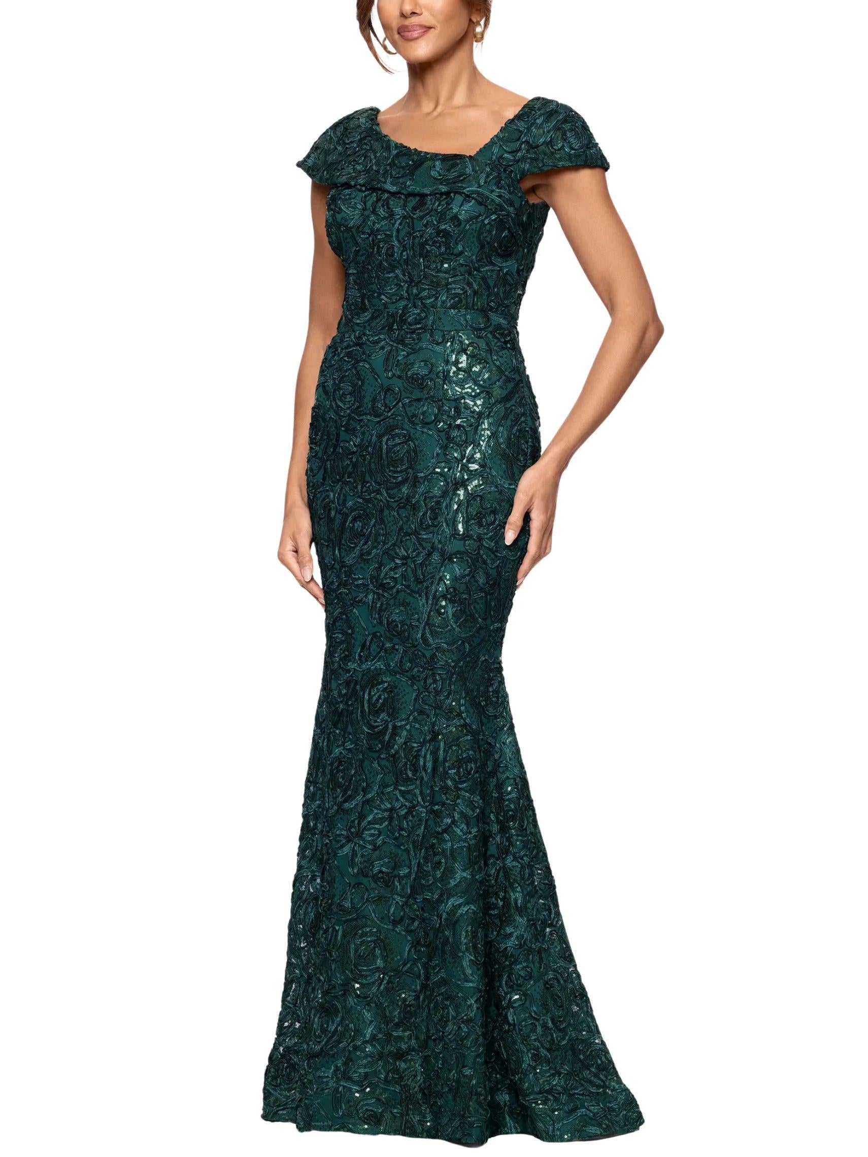 vestido largo bordado de manga corta verde lateral