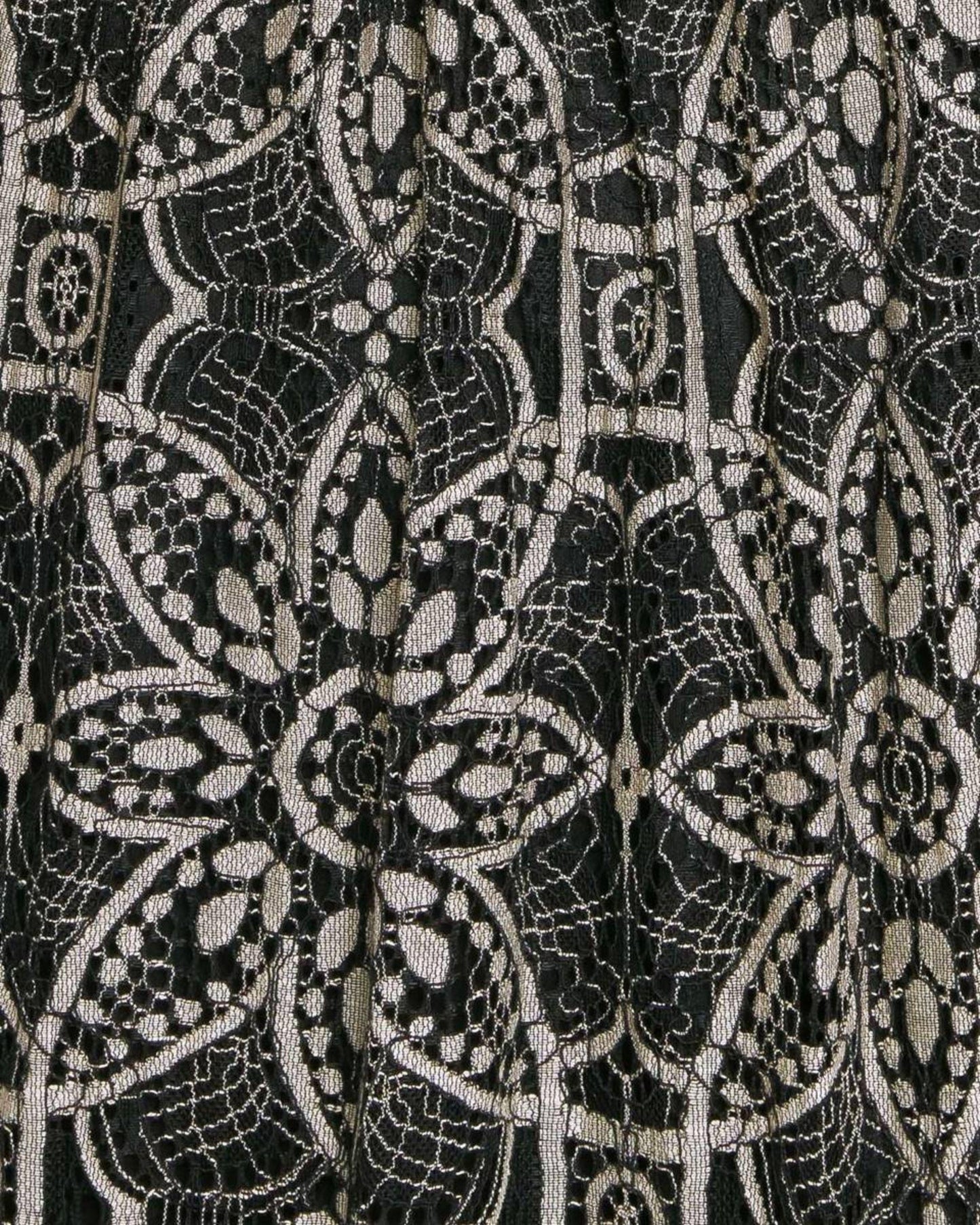 vestido-midi-encaje-negro-detalle-encaje