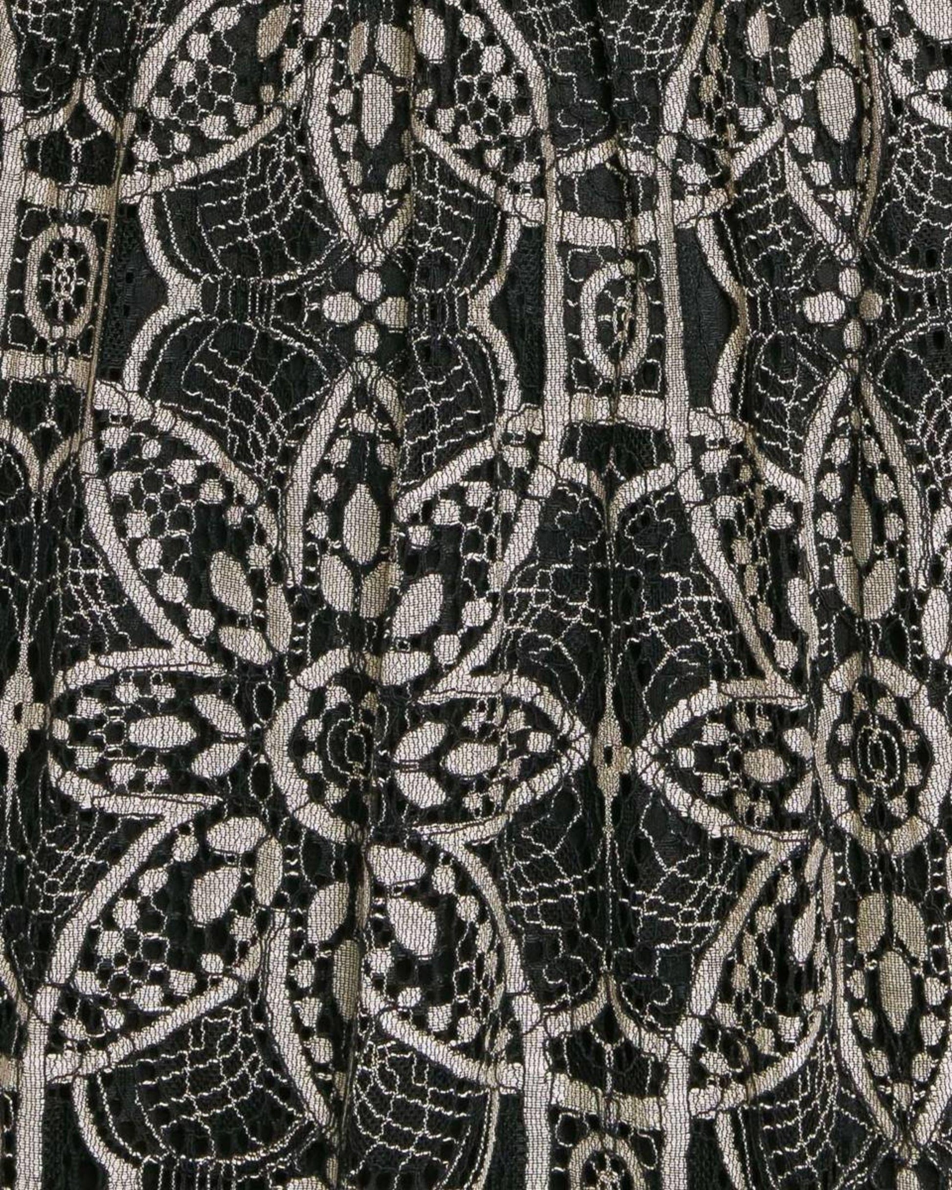 vestido-midi-encaje-negro-detalle-encaje