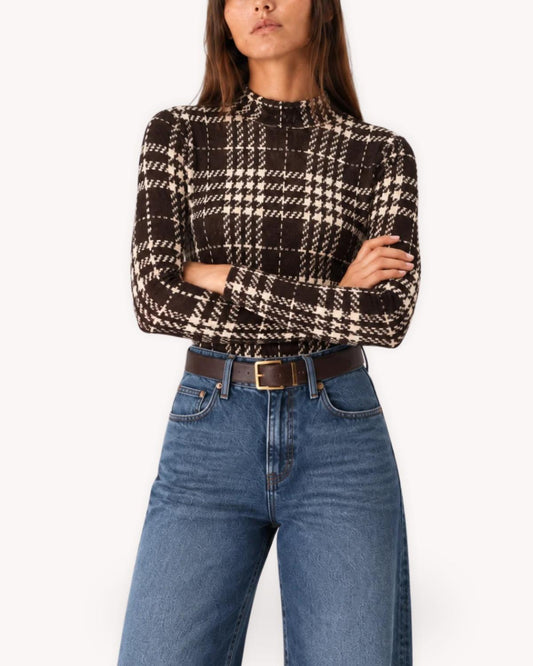 Blusa de terciopelo a cuadros con cuello alto y mangas largas en tonos chocolate y beige