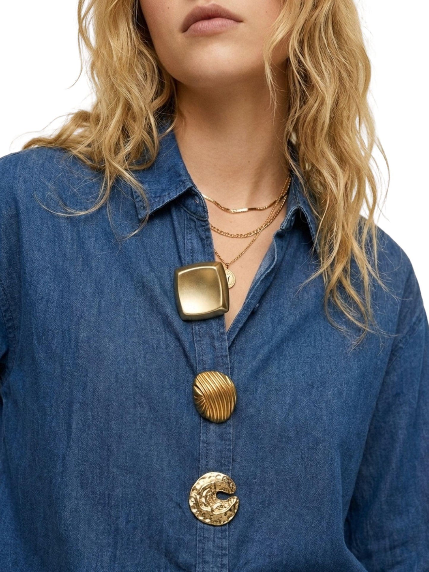 Blusa oversize mezclilla botones dorados confeccionada en 100% algodón para mujer