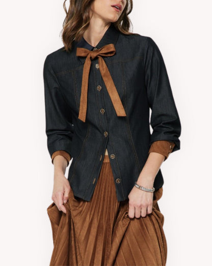Camisa denim de mujer con lazo y detalles en ante vegano camel